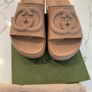 Gucci Platform Slides Size: 37 only worn a few times comes with dust bag and box